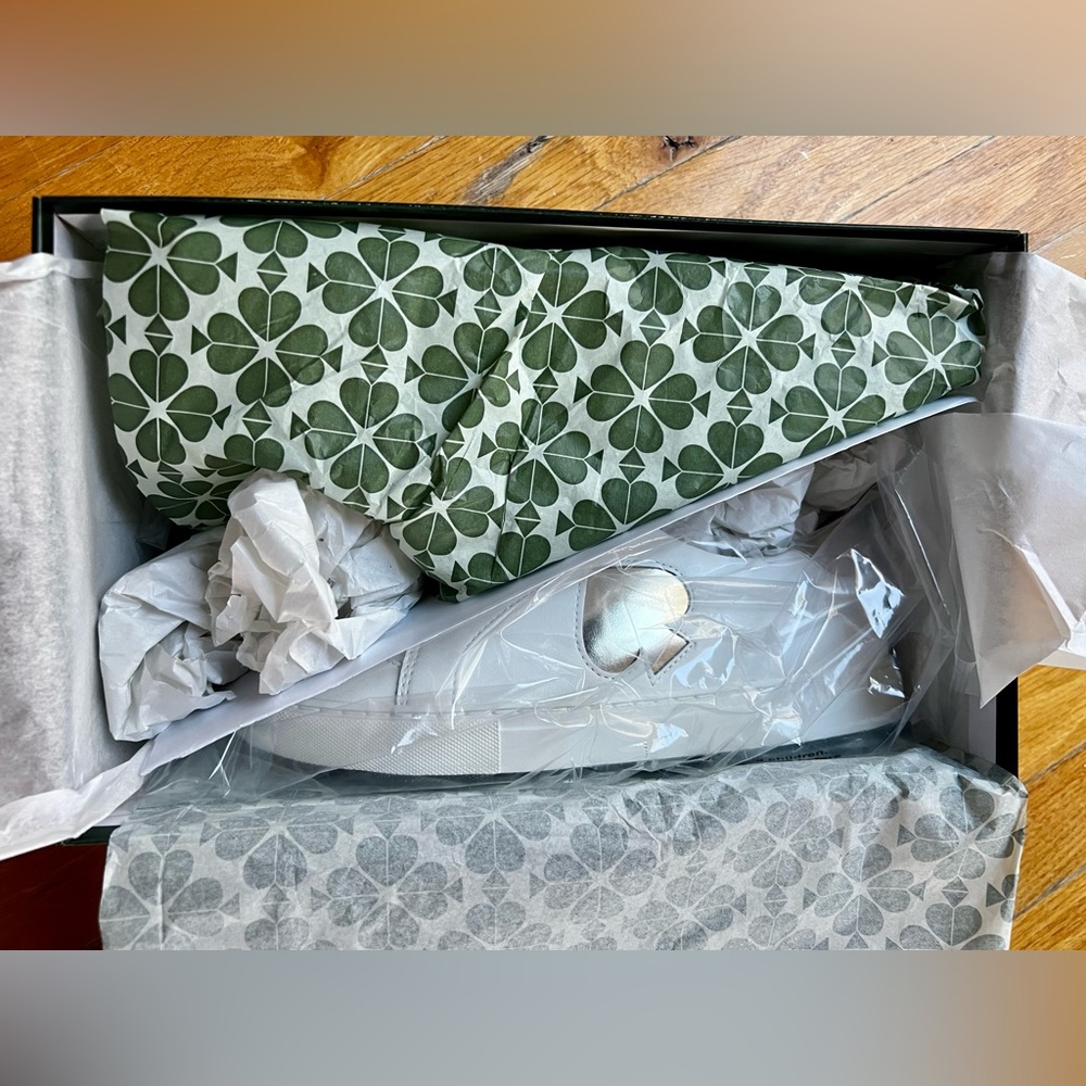 🆕 Kate Spade Fez Sneakers, Optic White / Pale Gold, 7.5 - Picture 6 of 9